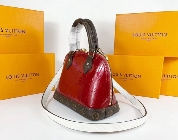 ルイヴィトンバッグ側面デザイン